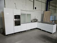 Winkel-Küche in weiß mit E-Geräte gebraucht zu verkaufen! Niedersachsen - Westoverledingen Vorschau