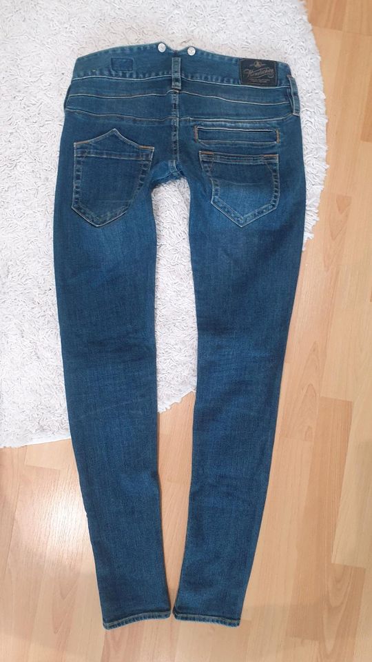 Herrlicher Hüft Röhren Jeans Pitch Slim W27 W28 L32 blau used in Werl