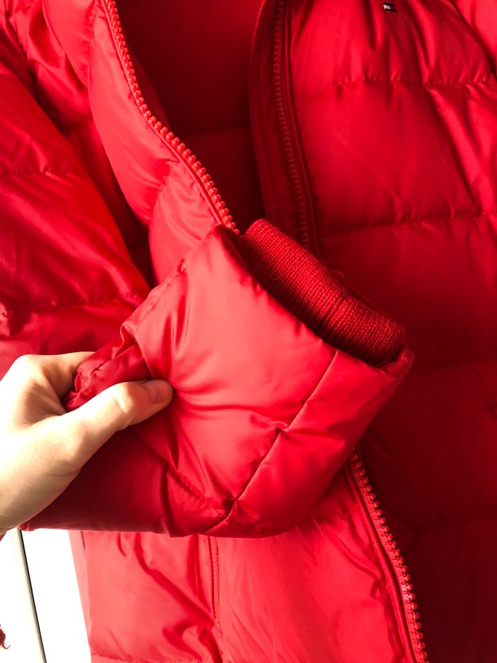 Daunenjacke Steppjacke rot Tommy Hilfiger steppmantel parka NEU S in Hannover