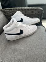 Nike high in …Schuhe,weiß in Größe 44 Niedersachsen - Osterholz-Scharmbeck Vorschau