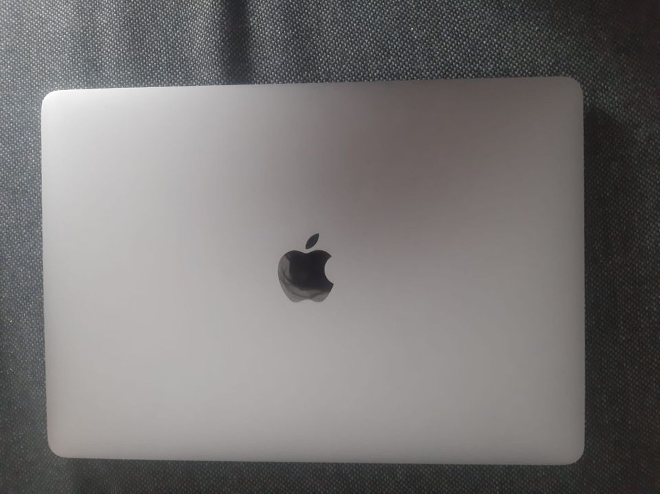 MacBook Air (Retina, 13 Zoll, 2020) in Space Grau in Dortmund