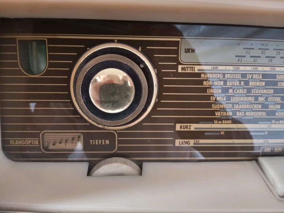 Siemens Super D7 Röhrenradio von 1957 - für Bastler in Manubach