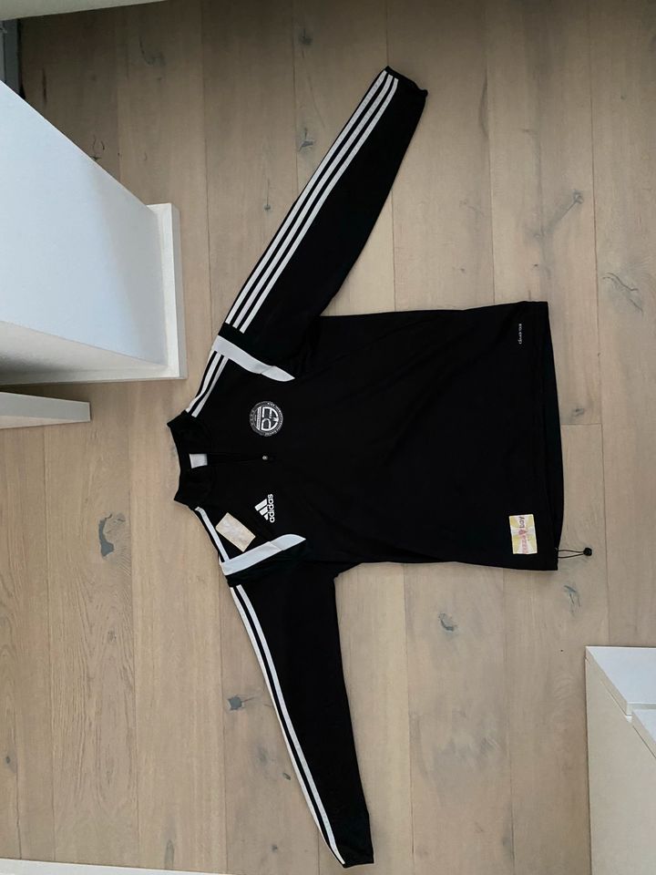 Adidas Oberteil in L in schwarz in Köln