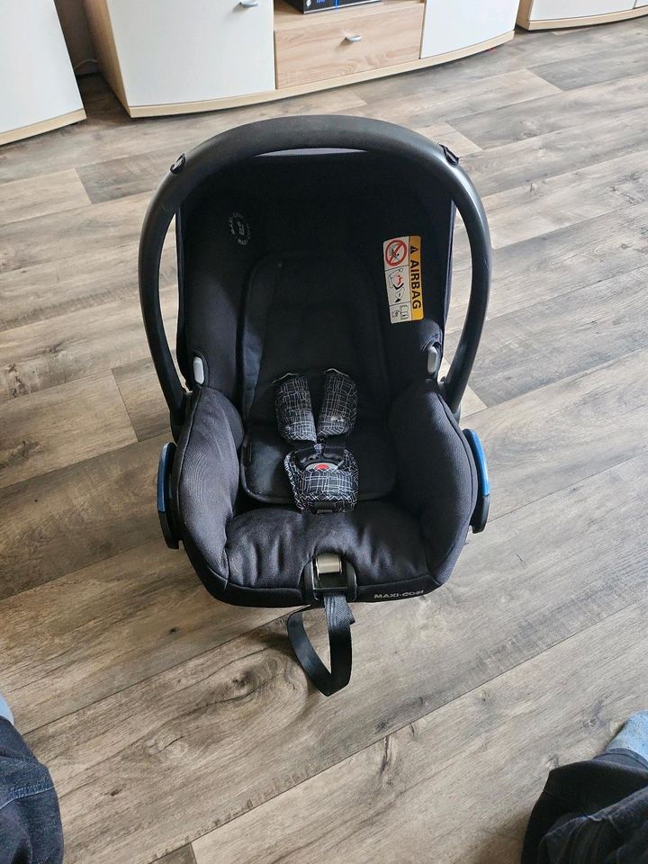 Maxi Cosi Babyschale in Gelsenkirchen