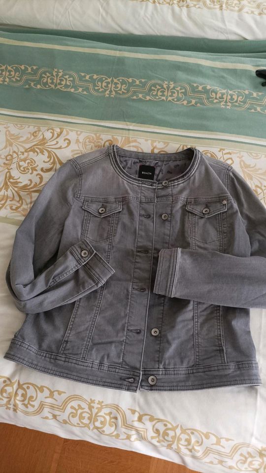 Jacke Jeansjacke neu Gr. 42 in Neuffen