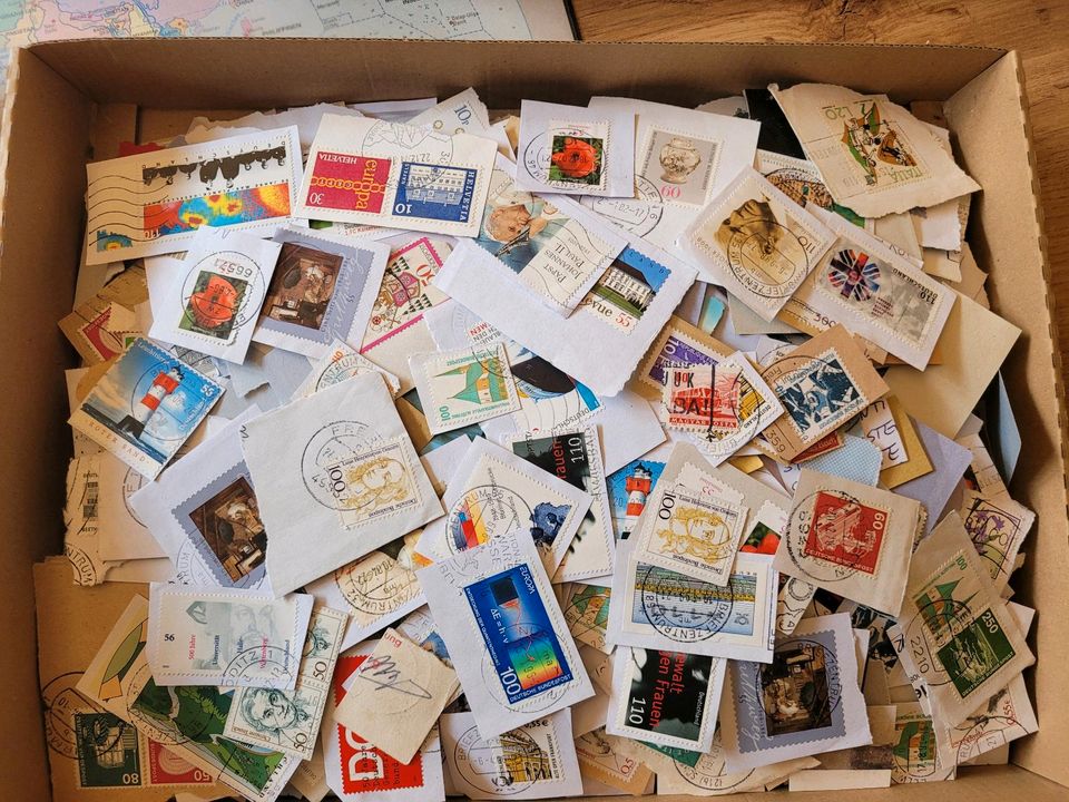 Briefmarken nicht abgelöst 100 Stück Paket sammler in Hildburghausen