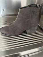 Schöne Wildleder Stiefelette, braun, Vagabond, Gr 40 Ludwigsvorstadt-Isarvorstadt - Isarvorstadt Vorschau