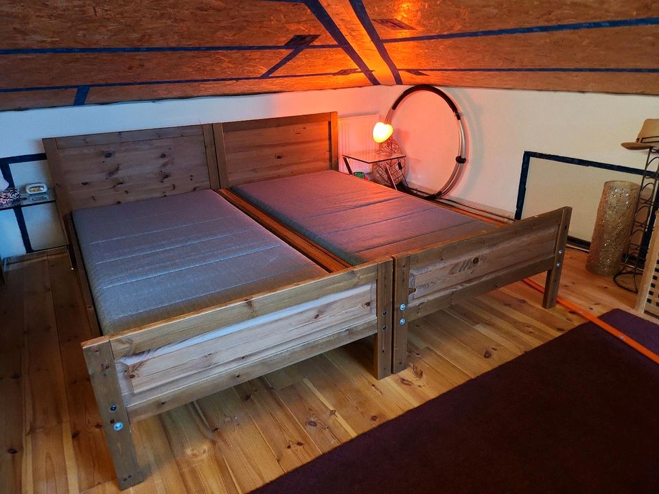 Großes Schlafzimmer Bett 2 x 2 Meter mit neue Matratze in Dresden