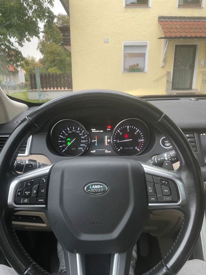 Land Rover Discovery 2.2 Sport HSE in Barbing