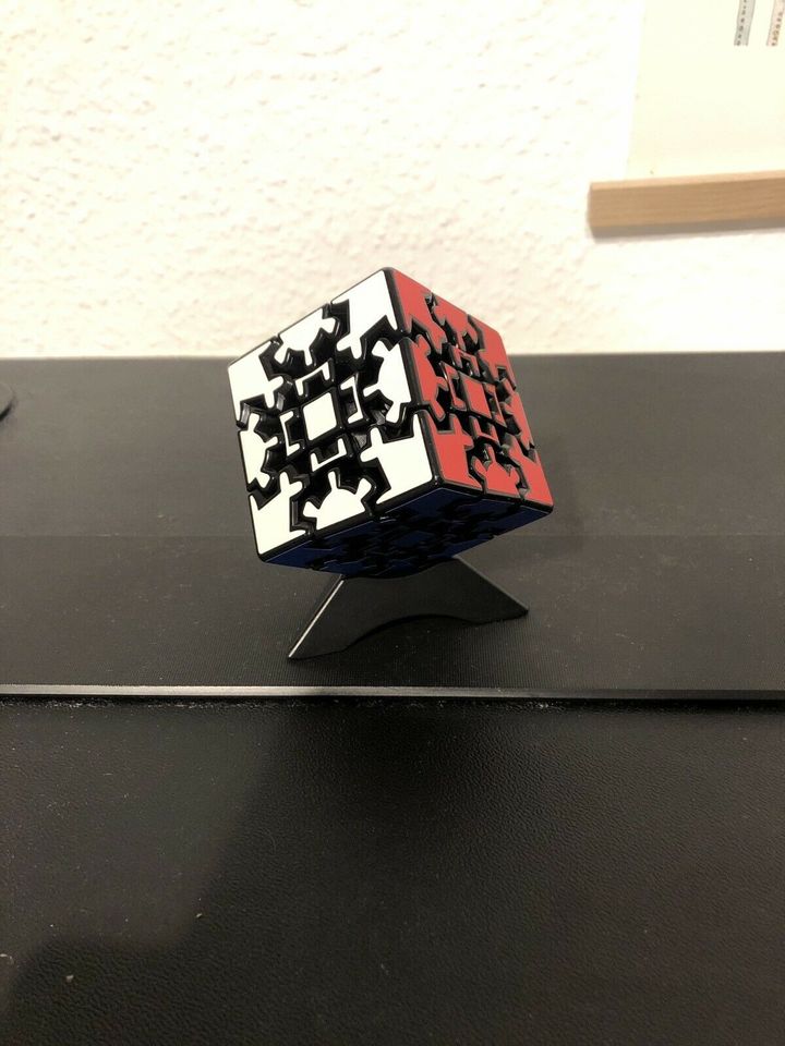 Meffert's Gear cube, schwarz in Bad Lippspringe