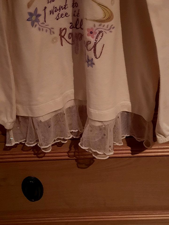 Disney Rapunzel Pyjama Gr.128 in Lübeck