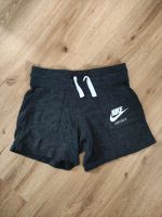 Mädchen Nike Shorts kurze Hose Vintage Gr 140 dunkelgrau TOPu Baden-Württemberg - Weingarten Vorschau