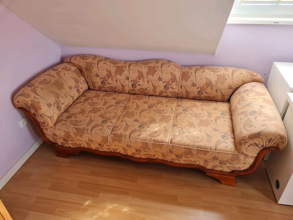 Couch/Sofa "antik" in Hösbach