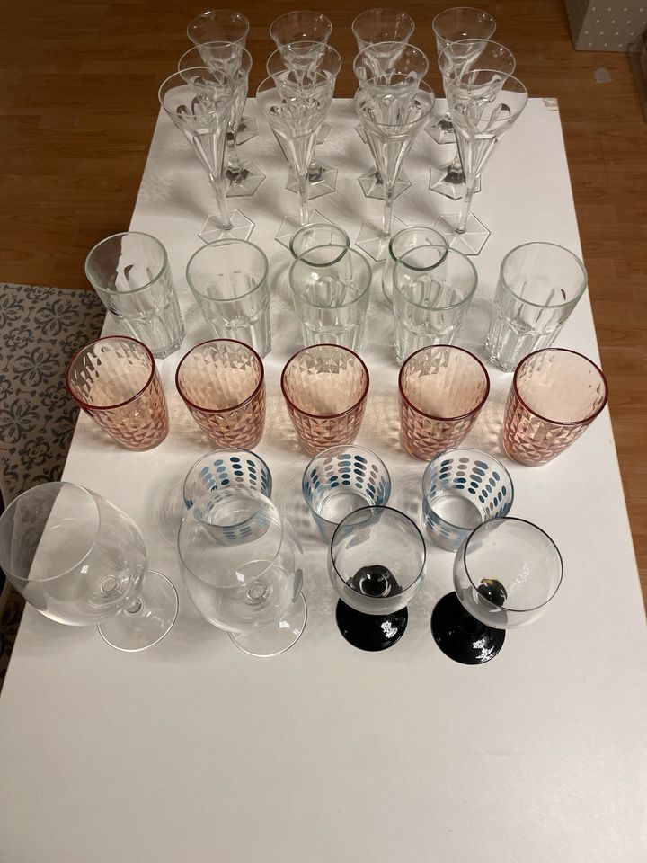 30 Gläser für Sekt Wein Longdrinks Softdrinks in Kaarst