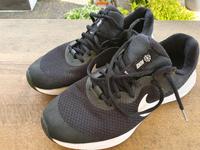 Nike Running Laufschuhe Gr. 39 schwarz/weiß Hessen - Rödermark Vorschau