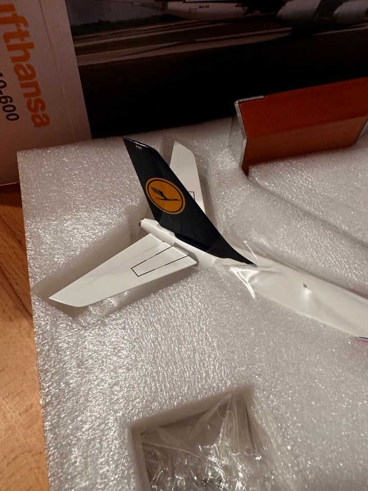 Herpa Wings 1:200 LH Lufthansa Airbus A340-600 FC Bayern München in Kempten