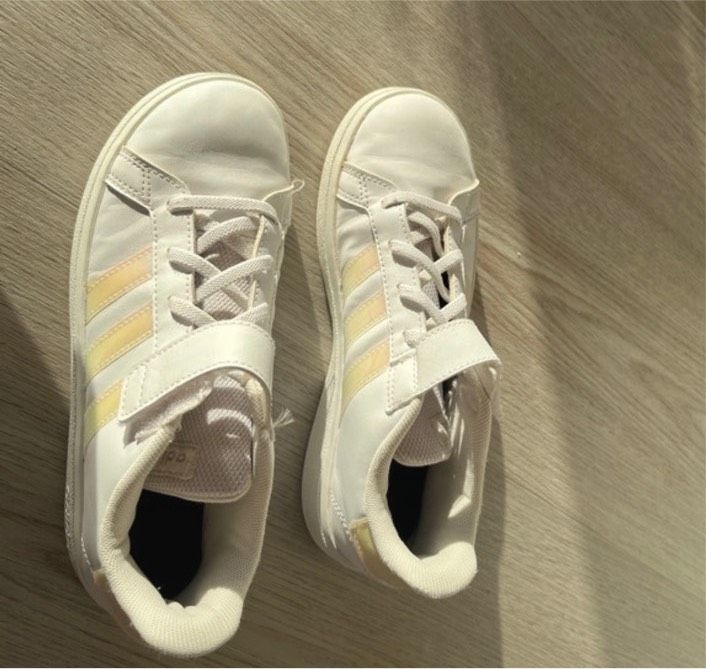 Schuhe Kinder 36 Adidas in Marburg