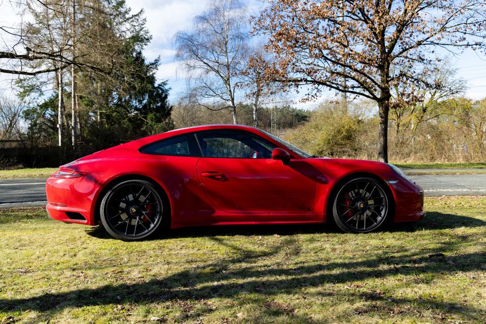 Porsche 911 991 Carrera 4 GTS / Voll / Garantie / Rot in Nürnberg (Mittelfr)