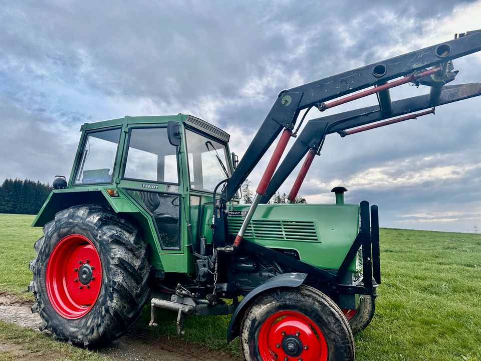 Fendt Farmer 105 LS Turbomatik mit Frontlader Traktor / Schlepper in Konradsreuth
