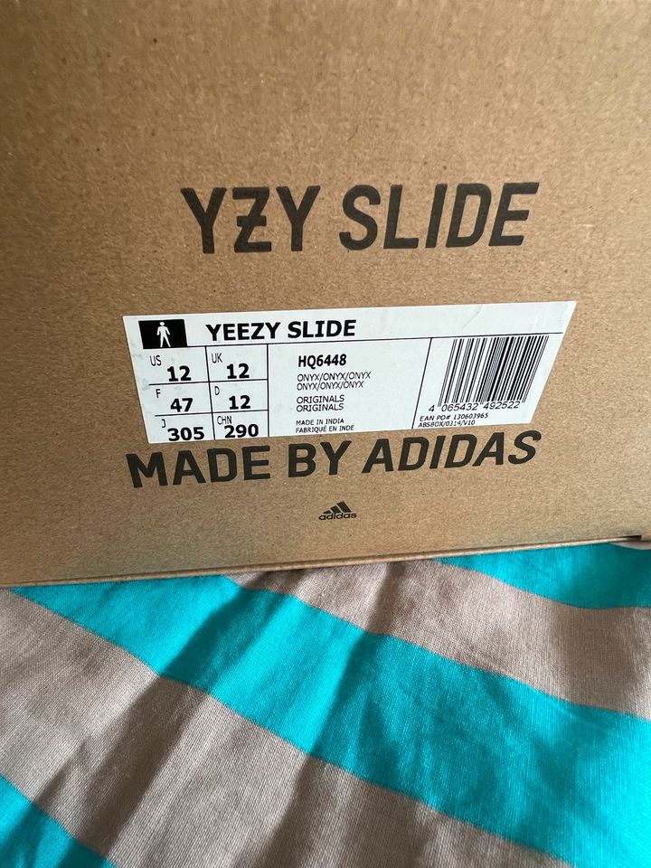 Yeezy Slide Onyx (EU47) in Karlsruhe