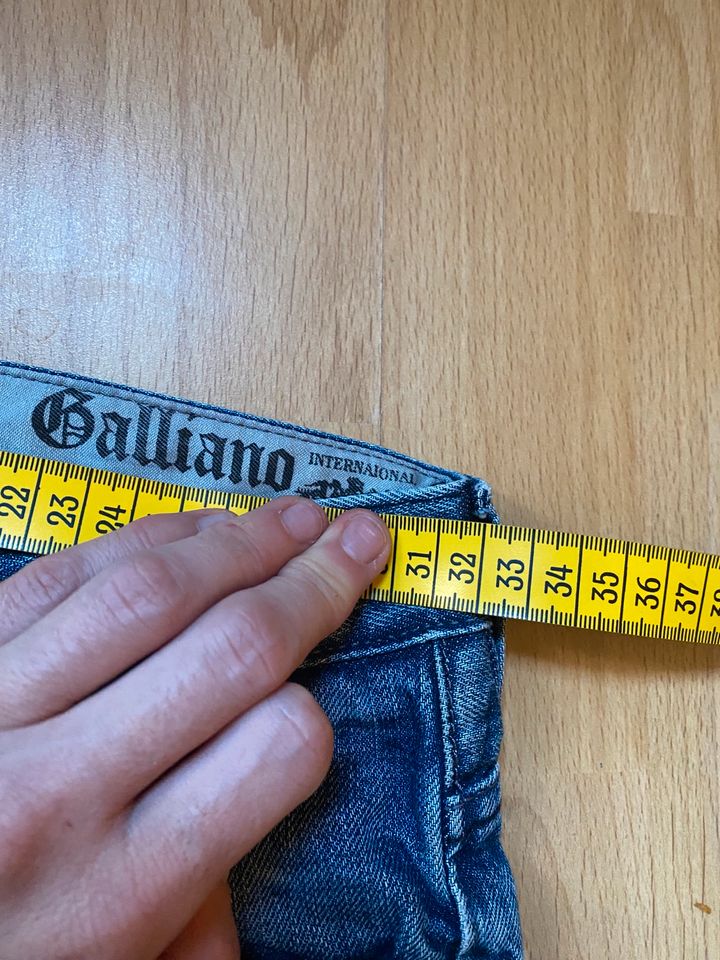 Designer John Galliano gr.8 Kinder Jeans distressed gerades Bein in Berlin