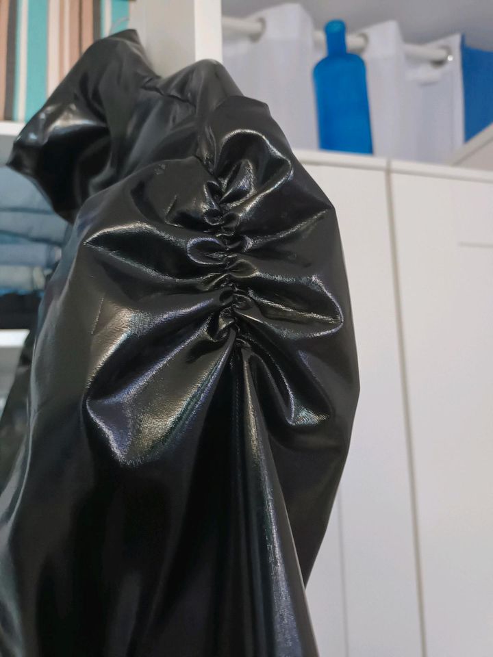 PVC Gothic Kleid kurz Grösse M mit Kragen in München