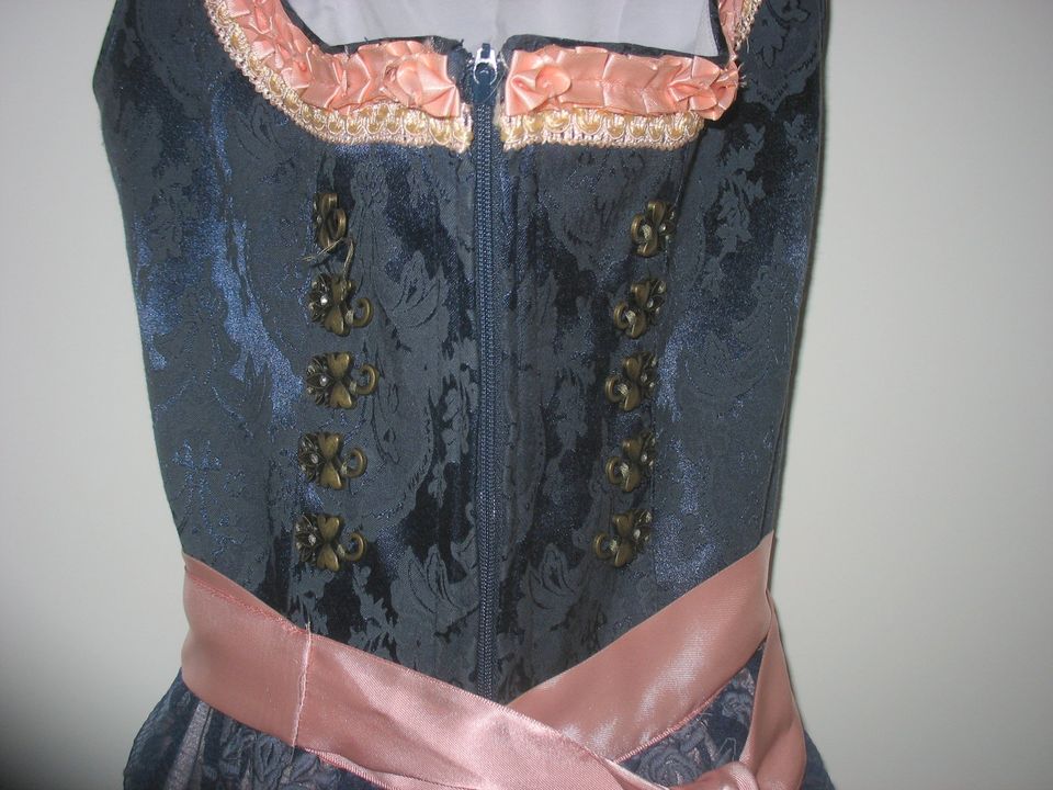 Sehr schönes blaues Dirndl mit wunderschönen Schürze Gr.34 in München