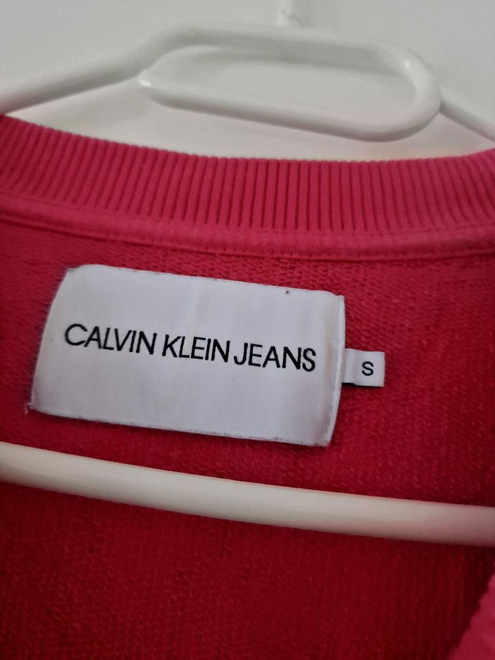 Damen Calvin Klein Jeans Pullover in S in Westerstede