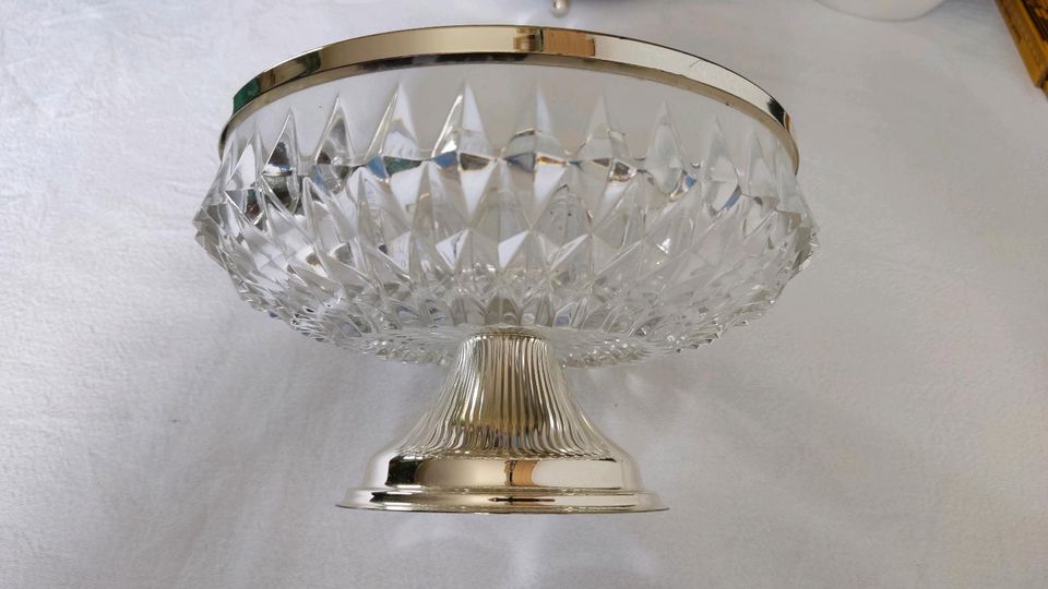 Waltherglas Diadem mit Barium Glas DDR Chrome Silber Rand und Fuß in Frankfurt am Main