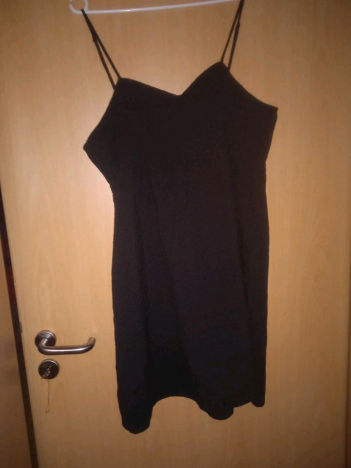 Modernes schwarzes Sommer Kleid in Idar-Oberstein