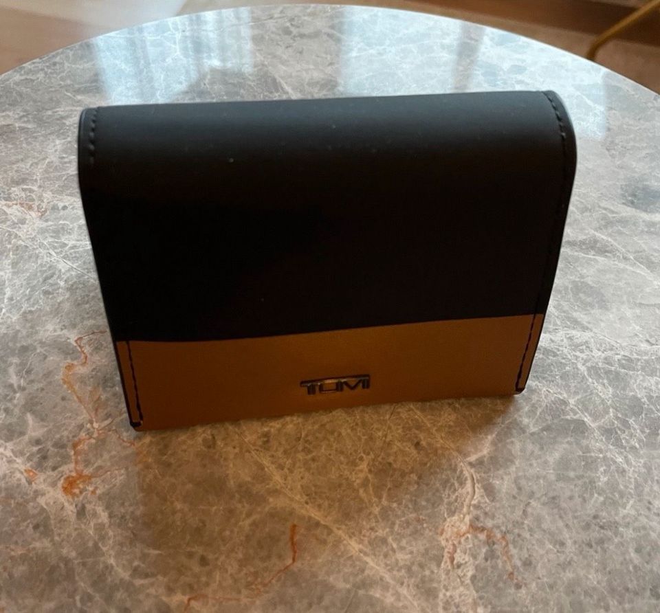 Tumi Kartenetui Portemonnaie card holder Leder leather Nassau neu in Berlin