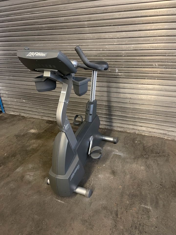 Life Fitness Silverline Ergometer Sitzergometer Precor Technogym in Dillenburg