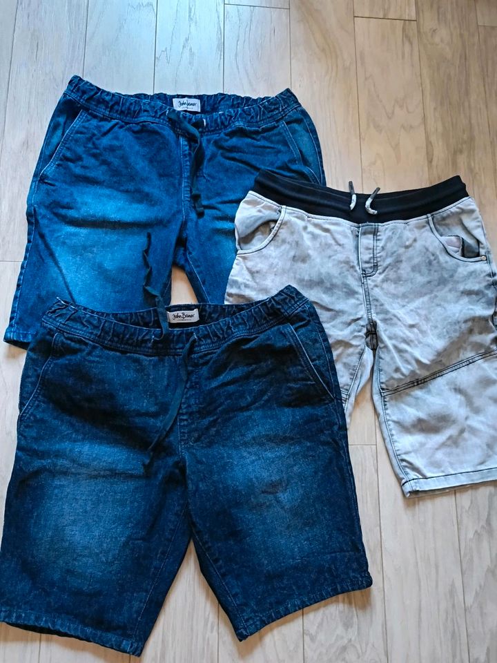Kinder /Jugend Hosen * Jeans * kurze Hose in Stockelsdorf