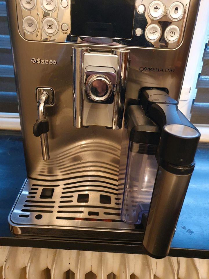 Kaffeevollautomat Saeco EXPRELIA EVO in Hamburg
