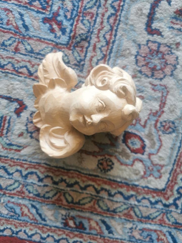 Engel/Putto aus Holz in Auetal