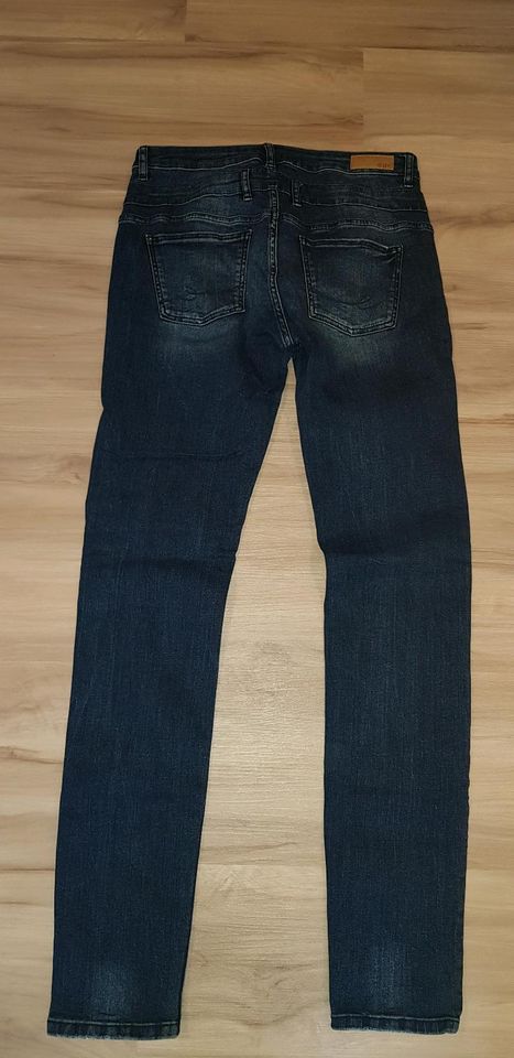 Esprit EDC Jeans medium slim fit 28/32 in München