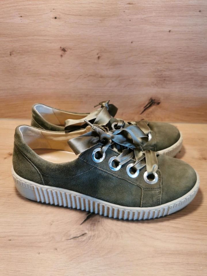 Gabor Schuhe Sneaker grün weiß 4 1/2 37,5 in Uslar