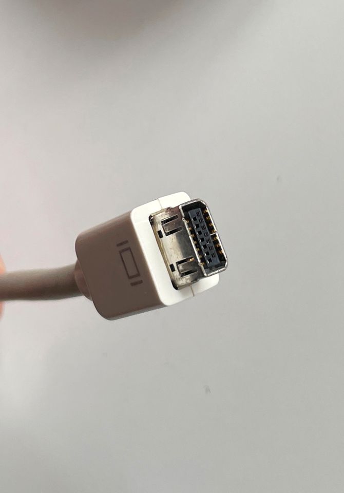 Original Apple Display Port auf VGA / Adapter / gebraucht in Berlin