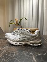 Asics Gel Kayano 14 /Weiß /44 Frankfurt am Main - Kalbach-Riedberg Vorschau