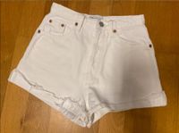 Zara Jeans Shorts weiß in der Größe 32 Rheinland-Pfalz - Leiwen Vorschau