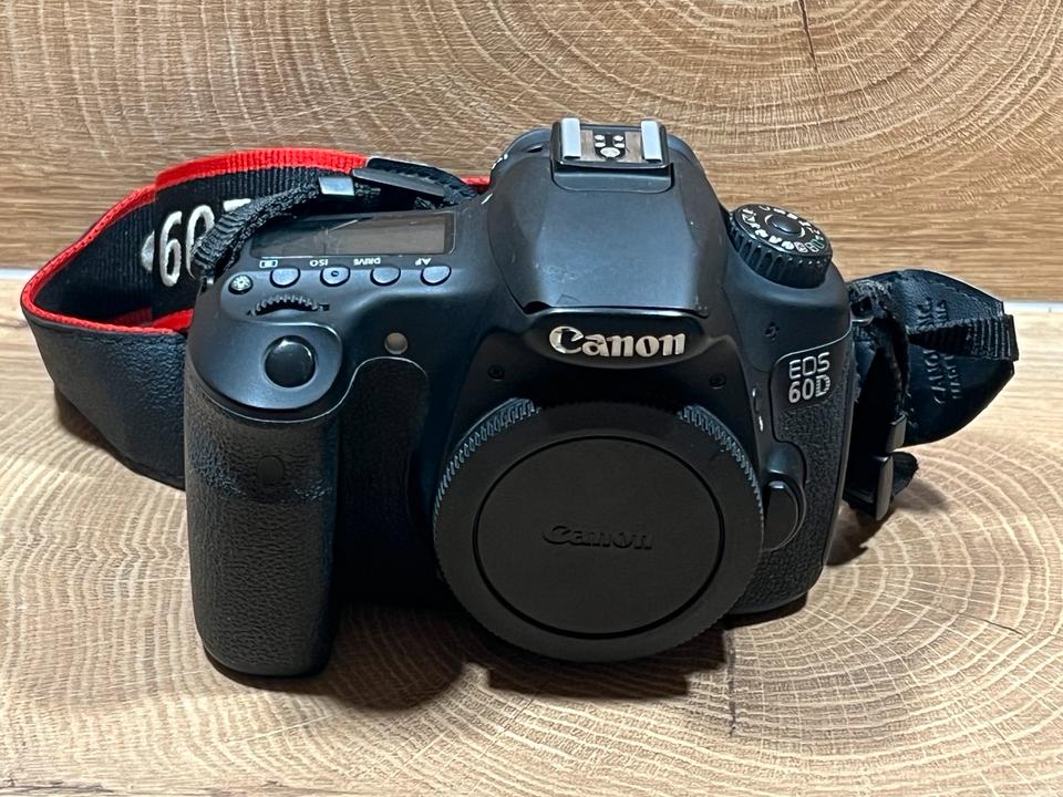 Canon EOS 60D DSLR Kamera Set – Mit 50mm und 18-55mm Objektiv in Schloß Holte-Stukenbrock