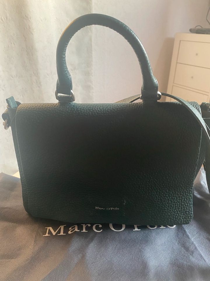 Grüne Marco Polo Ledertasche in Stuhr