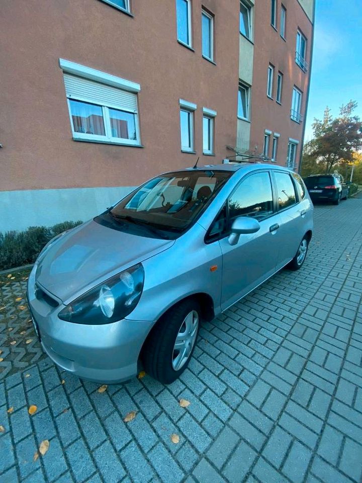 Honda jazz 2003 automatik neue Sitzbezüge in Berlin