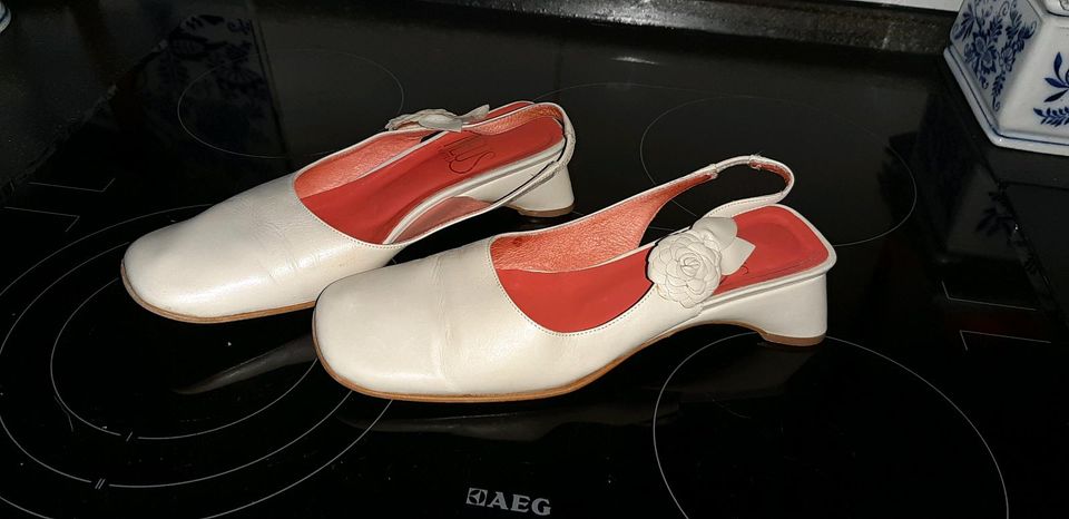 Damenschuhe in Beige, 39, echtes Leder in Fürth