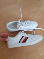 Weiße Signature Sneaker von Tommy Hilfiger Gr. 42 echt Leder Bayern - Landshut Vorschau