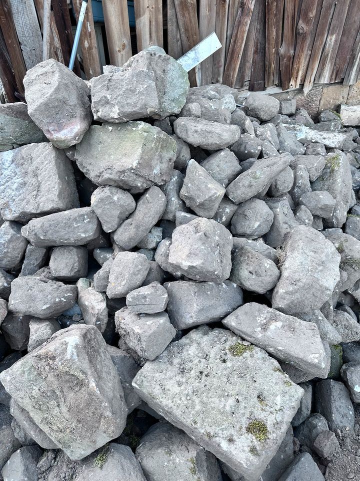 Alte Sandsteine für bspw. Bruchsteinmauer in Arnstadt