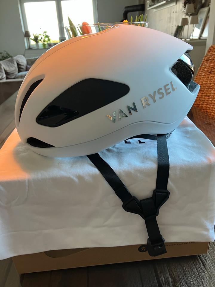 Van Rysel RCR-F Rennrad-Aero-Helm Triathlon Rennradhelm Gravel in Wölpinghausen