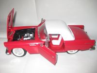 FORD  Thunderbird  Rot mit weißem Hardtop  1:18  Gebraucht Sachsen - Riesa Vorschau