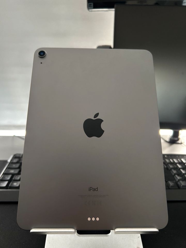 iPad Air 4 Generation 64GB WiFi in Malchow