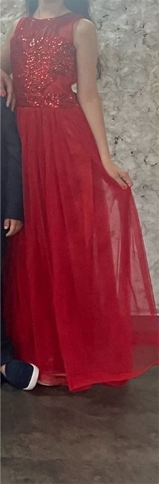 Mädchen Kleid Hochzeit Geburtstag rot Größe 146/152 in Essen